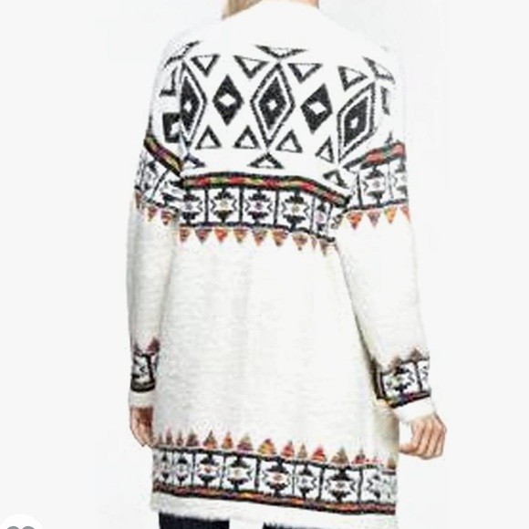 MABLE | Fuzzy Cardigan Sweater - Picture 3 of 9